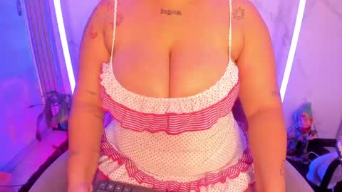 Snapshot of dayan_silva_ chatting on May 21, 2:18 am DAYAN online show from May 21, 2:18 am