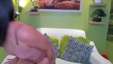 Snapshot of dayan_torres chatting on May 11, 2:45 pm dayan_torres online show from May 11, 2:45 pm