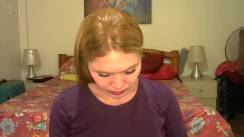 Snapshot of dayanasangre chatting on December 9, 12:40 pm Dayana Cristal online show from December 9, 12:40 pm