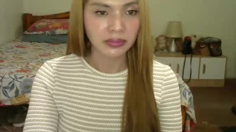 Snapshot of dayanasangre chatting on February 15, 2:15 am Dayana Cristal online show from February 15, 2:15 am