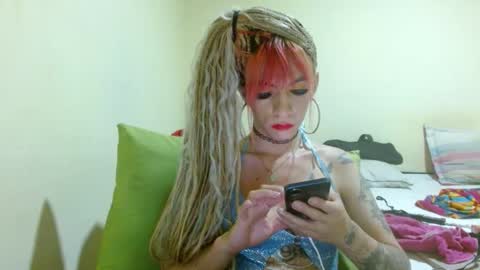 Snapshot of dayanna_01_ chatting on January 23, 6:17 am dayanna_01_ online show from January 23, 6:17 am