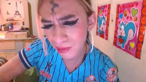 Snapshot of dayanna_01_ chatting on February 18, 7:21 pm dayanna_01_ online show from February 18, 7:21 pm