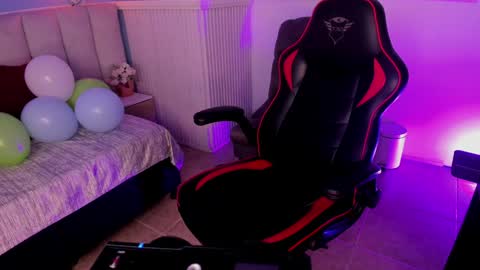 Snapshot of dayanne7 chatting on December 13, 3:21 pm dayanne7 online show from December 13, 3:21 pm