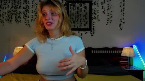 dayna_sunset online show from September 17, 4:03 am