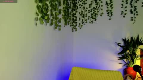 Snapshot of dayna_sunset chatting on May 3, 3:12 am dayna_sunset online show from May 3, 3:12 am