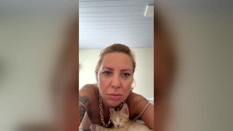 dayoff592388 online show from April 16, 3:13 pm