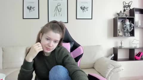 Snapshot of dazdrasmigdasue chatting on February 11, 10:59 am dazdrasmigdasue online show from February 11, 10:59 am