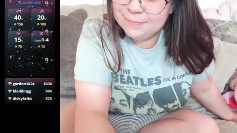 Snapshot of dazeddesty_ chatting on January 17, 5:05 pm Dazeddesty online show from January 17, 5:05 pm