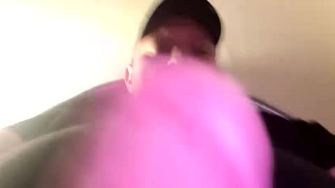 Snapshot of dazzaboxer chatting on November 18, 1:00 am dazzaboxer online show from November 18, 1:00 am