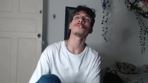 Snapshot of dazzayyy chatting on April 30, 2:40 am dazzayy online show from April 30, 2:40 am