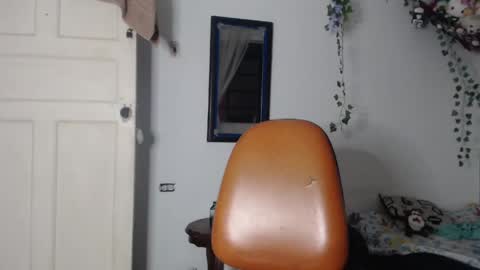 Snapshot of dazzayyy chatting on May 1, 1:21 am dazzayy online show from May 1, 1:21 am