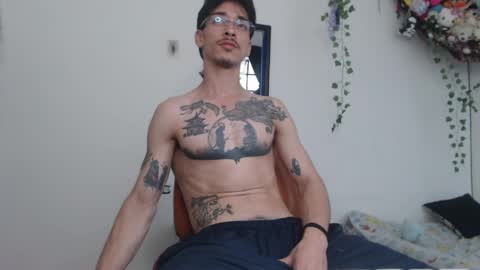 Snapshot of dazzayyy chatting on May 23, 8:46 pm dazzayy online show from May 23, 8:46 pm