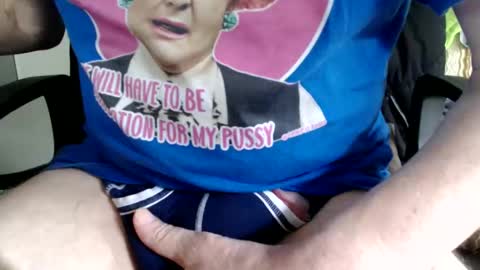 Snapshot of dazzle68 chatting on January 29, 10:11 pm Dazzle68 online show from January 29, 10:11 pm