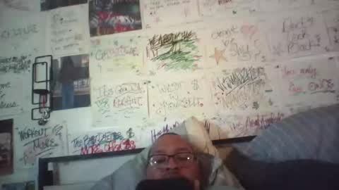 Snapshot of dbeamon92 chatting on April 26, 11:41 am dbeamon92 online show from April 26, 11:41 am