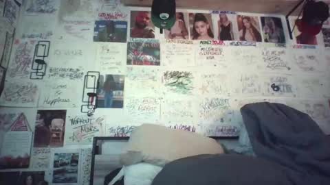 Snapshot of dbeamon92 chatting on May 1, 12:32 pm dbeamon92 online show from May 1, 12:32 pm