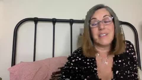 DDMolly online show from April 9, 3:17 am