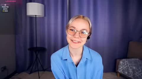 Charlie 18yo online show from September 25, 6:39 am