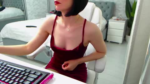 Snapshot of dear_ellisse chatting on April 26, 8:56 am Elly online show from April 26, 8:56 am