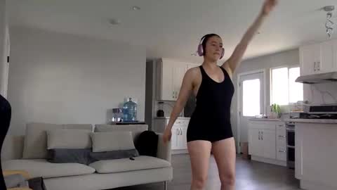 Snapshot of dearbunnylatina95 chatting on May 25, 8:26 pm dearbunnylatina95 online show from May 25, 8:26 pm