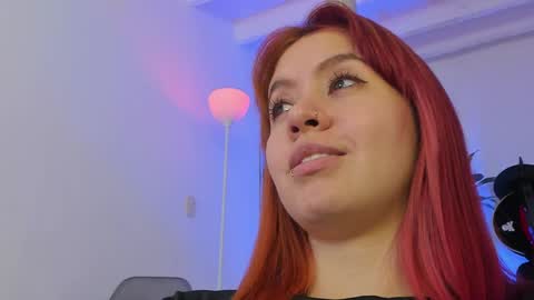 dearmilu28 online show from March 27, 5:35 am