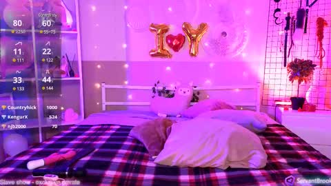 Snapshot of debbie_hanter chatting on February 10, 10:53 am debbie_hanter online show from February 10, 10:53 am