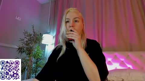 Debbie Mon Tue Fri Sun Sat GMT 3 1000am - 0400pm  online show from November 27, 4:20 pm