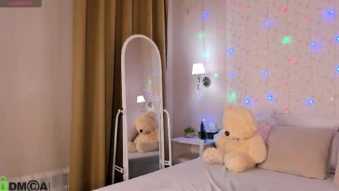 Jennifer online show from December 19, 11:34 pm