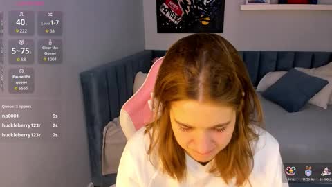 Jennifer online show from March 9, 11:42 pm