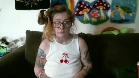 DEBBIE online show from April 3, 6:17 pm