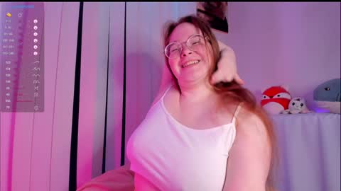 Snapshot of debbiewood chatting on December 10, 5:28 am DeboraDebbieDee online show from December 10, 5:28 am