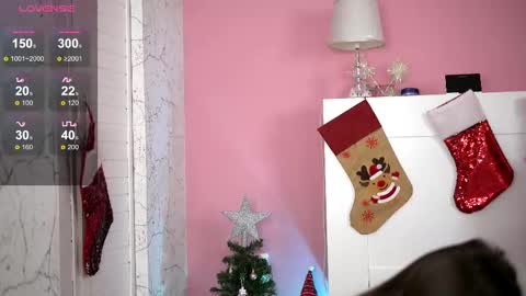 Snapshot of deborahlowe chatting on December 22, 10:01 am Tamara online show from December 22, 10:01 am