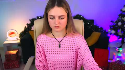 Snapshot of deboralarson chatting on December 21, 5:25 am Debora online show from December 21, 5:25 am