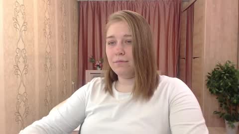 Snapshot of debramust chatting on December 12, 1:17 pm debramust online show from December 12, 1:17 pm