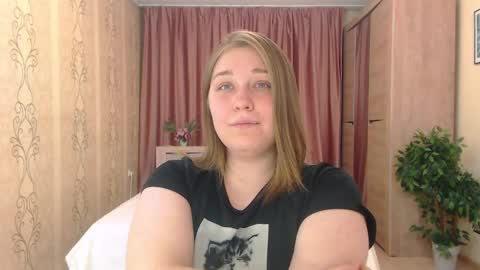 Snapshot of debramust chatting on December 14, 1:59 pm debramust online show from December 14, 1:59 pm