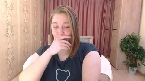 Snapshot of debramust chatting on December 21, 1:36 am debramust online show from December 21, 1:36 am