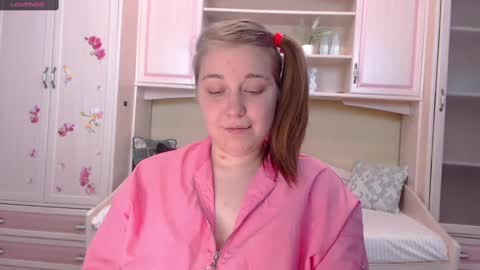 Snapshot of debramust chatting on December 22, 4:48 pm debramust online show from December 22, 4:48 pm