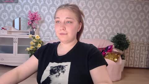 Snapshot of debramust chatting on December 28, 7:11 pm debramust online show from December 28, 7:11 pm