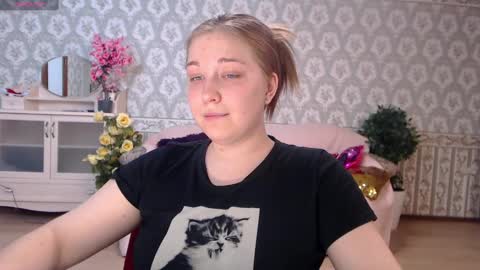 Snapshot of debramust chatting on December 28, 10:13 pm debramust online show from December 28, 10:13 pm