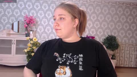 Snapshot of debramust chatting on January 2, 10:33 pm debramust online show from January 2, 10:33 pm