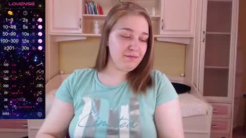 Snapshot of debramust chatting on February 18, 7:19 pm debramust online show from February 18, 7:19 pm