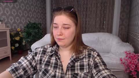 Snapshot of debramust chatting on February 23, 1:10 pm debramust online show from February 23, 1:10 pm