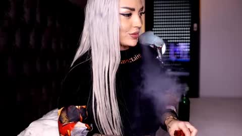 Snapshot of dee_waters chatting on January 19, 9:33 am Tikhomirov old usersname Instagram- tikhomirovandreea17 Twitter DeeaOfficial17 online show from January 19, 9:33 am