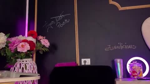 Snapshot of deeadiamond chatting on January 9, 8:21 pm Deea online show from January 9, 8:21 pm