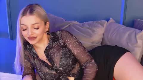 Snapshot of deeavip chatting on February 21, 6:47 am DeeaVIP online show from February 21, 6:47 am