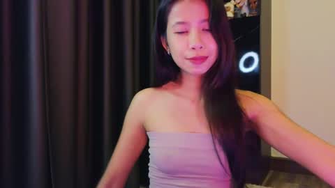 deedeedoll online show from May 5, 11:18 am