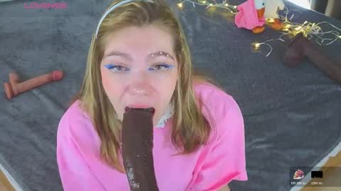 Sophie online show from April 5, 8:44 am