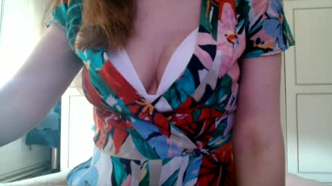 Snapshot of deessedivine chatting on June 19, 11:58 am KamiDevi online show from June 19, 11:58 am