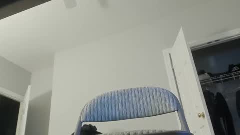 Snapshot of deeznutz343 chatting on February 21, 9:02 am Deez Nutz online show from February 21, 9:02 am