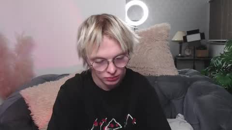 deficitt online show from December 23, 5:32 pm