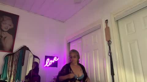 Snapshot of degeneratesaint chatting on September 25, 2:26 am Tori online show from September 25, 2:26 am